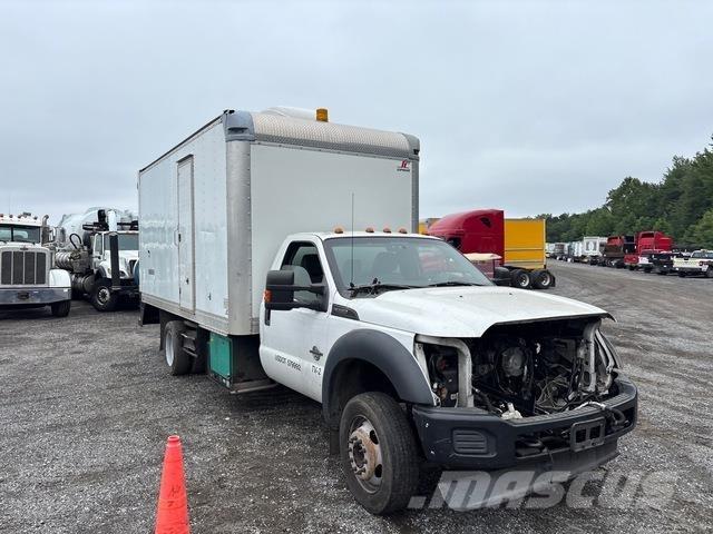 Ford F-550 탑차 트럭
