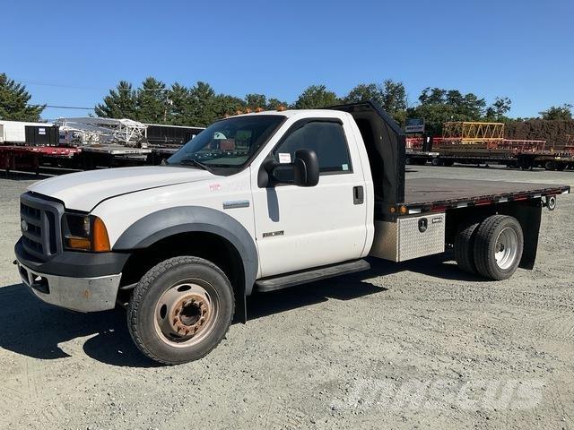 Ford F-550 플랫베드/드롭사이드 트럭