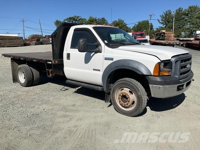 Ford F-550 플랫베드/드롭사이드 트럭