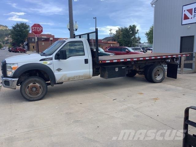 Ford F-550 덤프 트럭