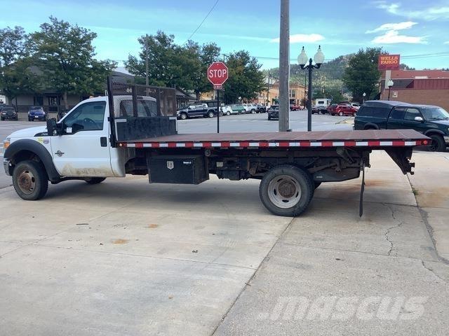 Ford F-550 덤프 트럭
