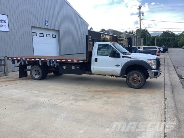 Ford F-550 덤프 트럭