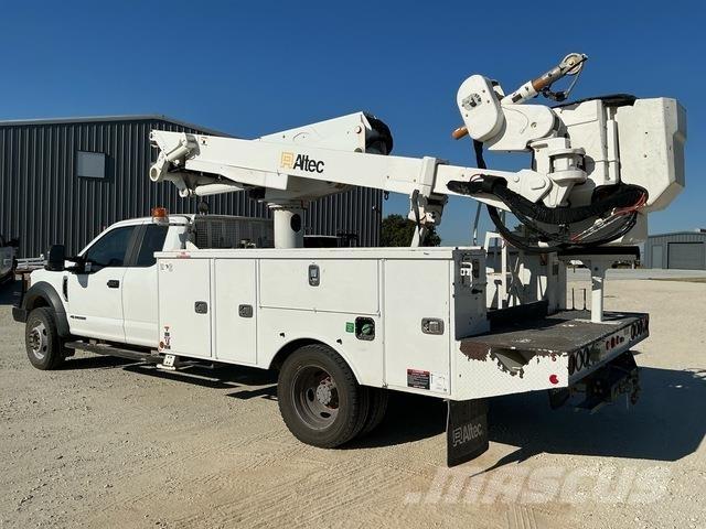 Ford F-550 트럭 탑재 고소작업대