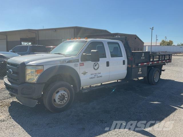 Ford F-550 플랫베드/드롭사이드 트럭