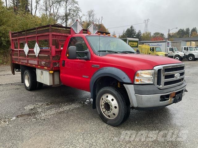 Ford F-550 플랫베드/드롭사이드 트럭