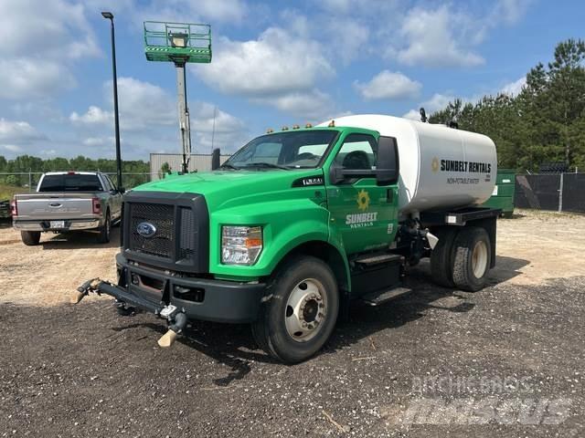 Ford F-650 급수차