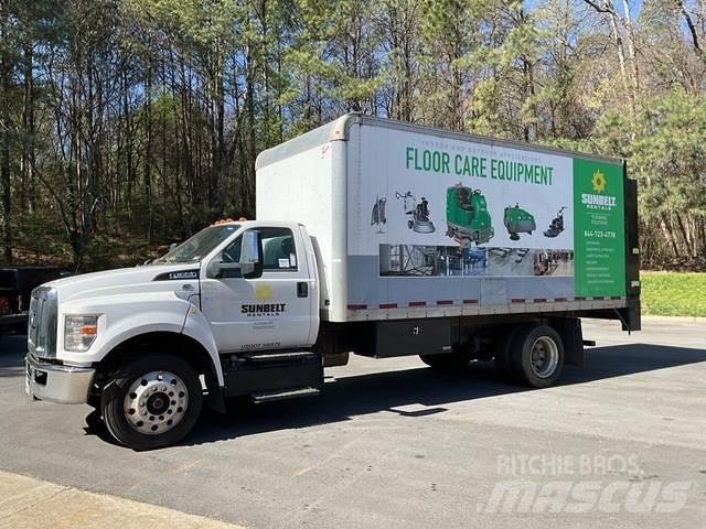 Ford F-650 탑차 트럭