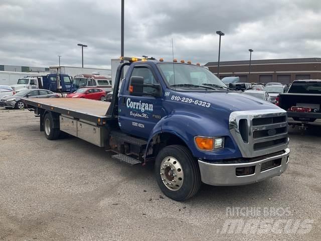 Ford F-650 회수 차량