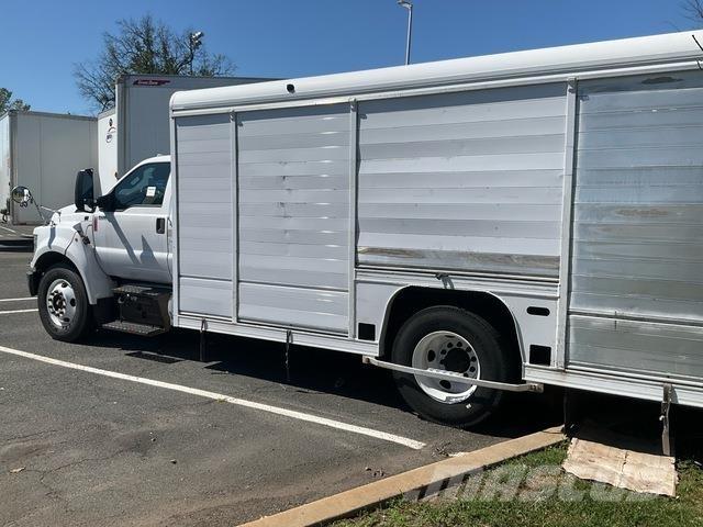 Ford F-650 음료 배달 트럭