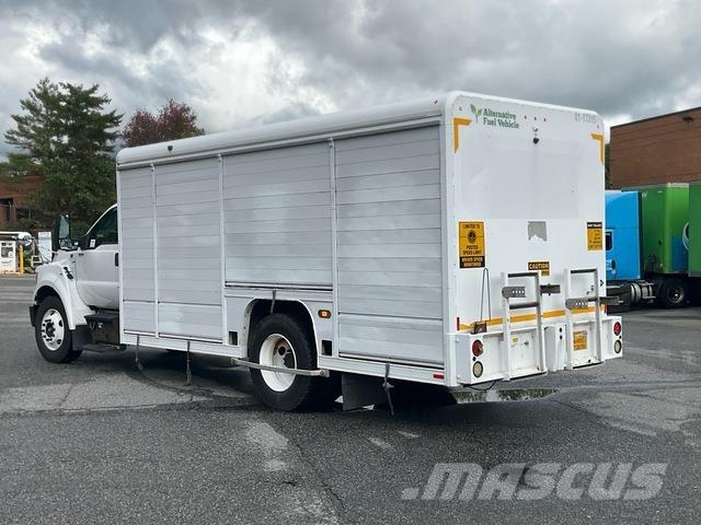 Ford F-650 탑차 트럭