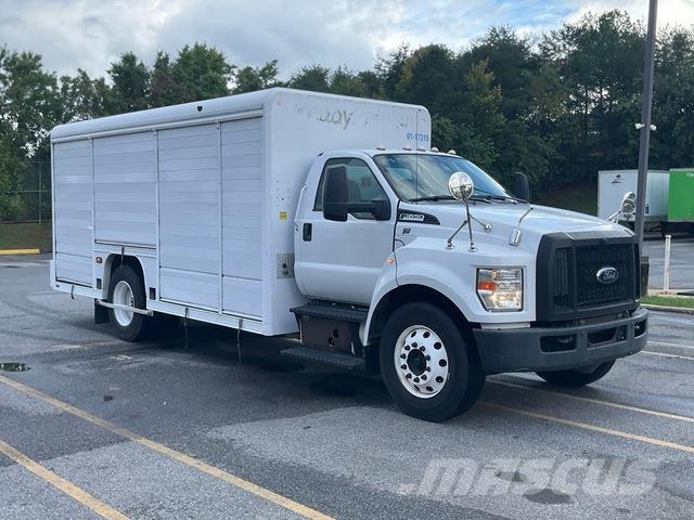 Ford F-650 탑차 트럭