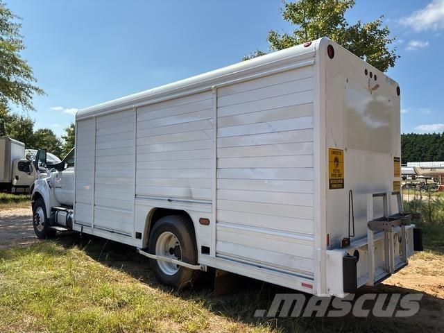 Ford F-650 음료 배달 트럭