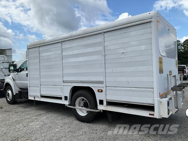 Ford F-650 음료 배달 트럭