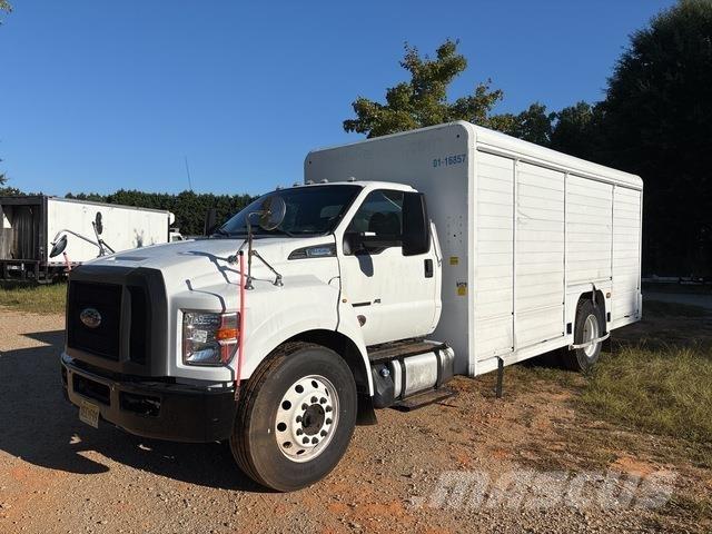 Ford F-650 음료 배달 트럭