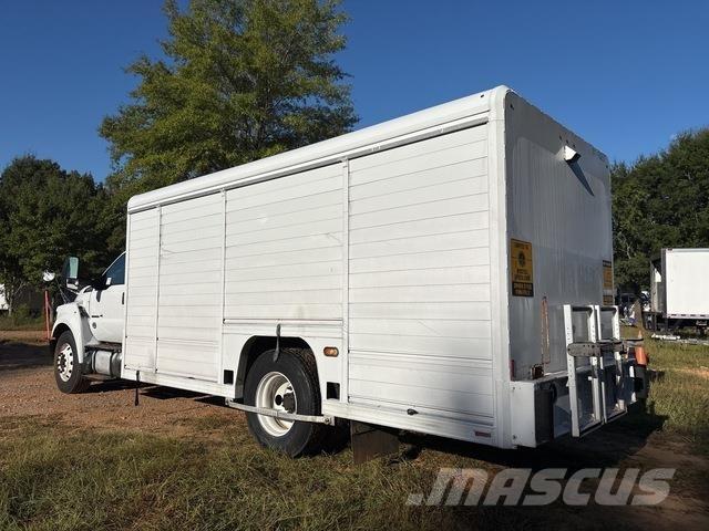 Ford F-650 음료 배달 트럭