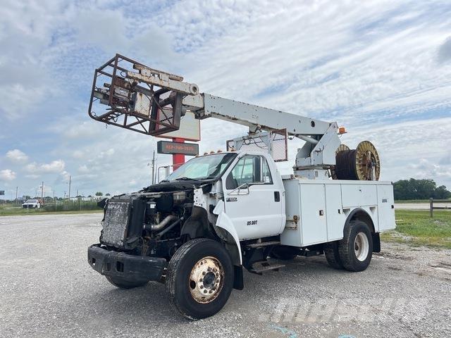 Ford F-650 트럭 탑재 고소작업대