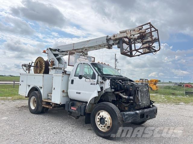 Ford F-650 트럭 탑재 고소작업대