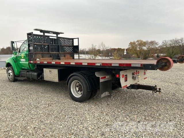 Ford F-650 훅 리프트 트럭