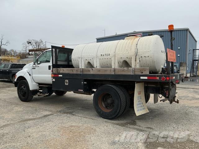 Ford F-650 플랫베드/드롭사이드 트럭