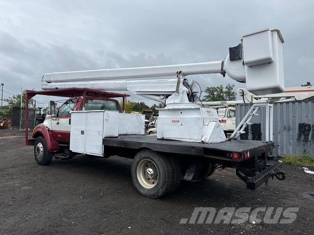 Ford F-750 트럭 탑재 고소작업대