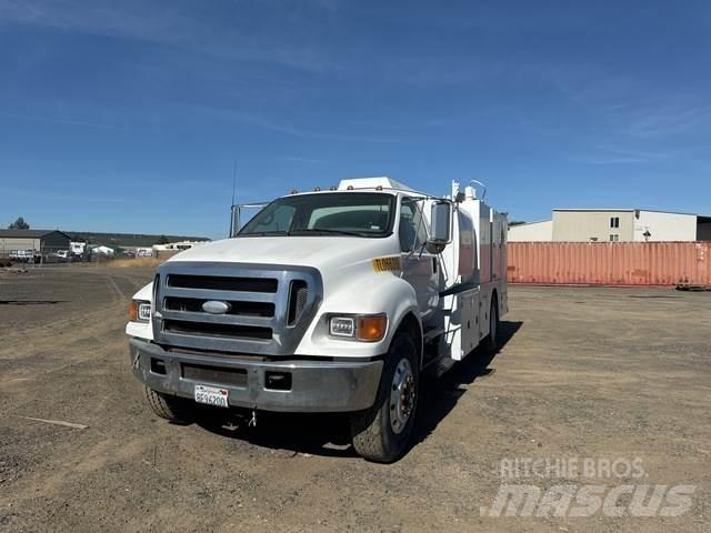 Ford F-750 탱커 트럭