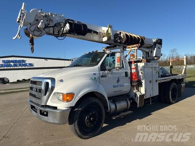 Ford F-750 이동식 드릴 리그 트럭