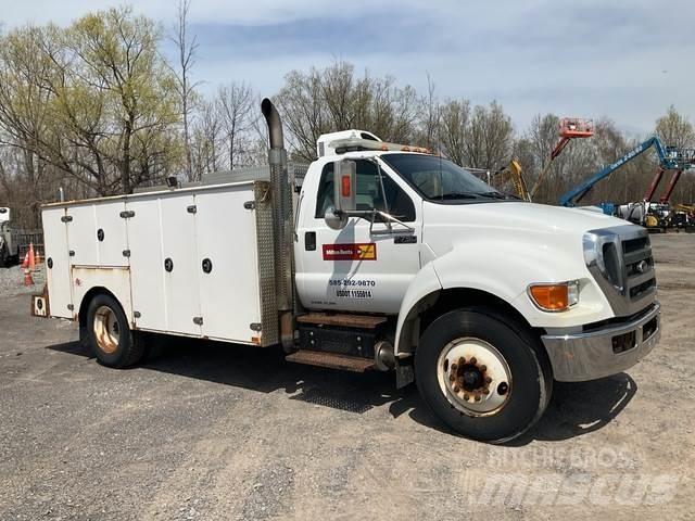 Ford F-750 시립/다목적 차량