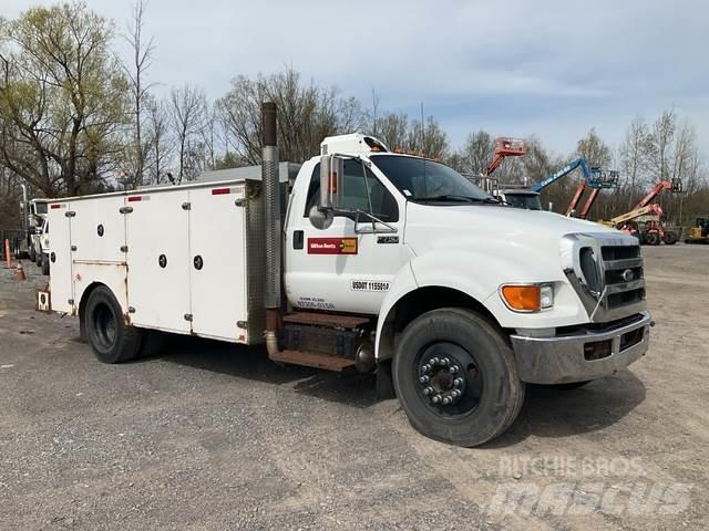 Ford F-750 시립/다목적 차량