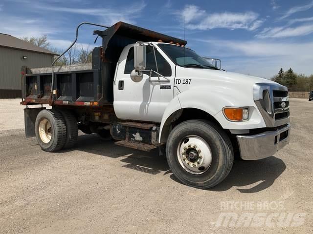 Ford F-750 덤프 트럭