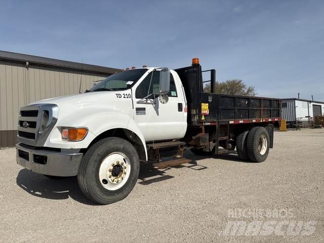 Ford F-750 덤프 트럭