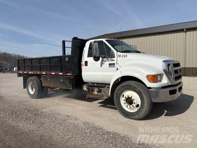 Ford F-750 덤프 트럭