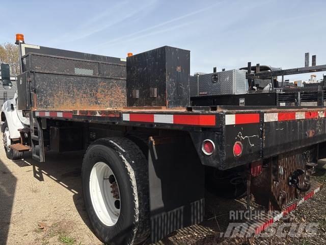 Ford F-750 플랫베드/드롭사이드 트럭