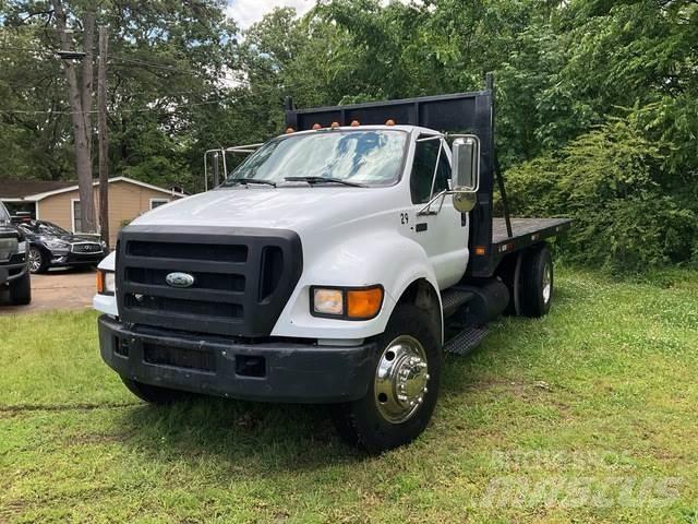 Ford F-750 플랫베드/드롭사이드 트럭