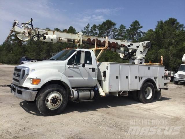 Ford F-750 이동식 드릴 리그 트럭