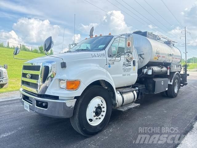 Ford F-750 콘크리트 믹서트럭
