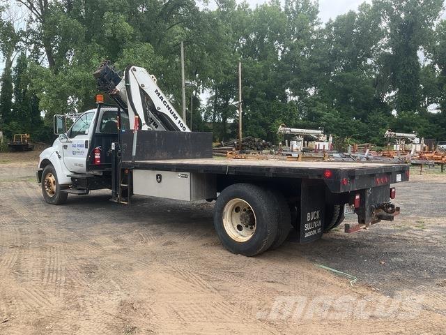 Ford F-750 플랫베드/드롭사이드 트럭