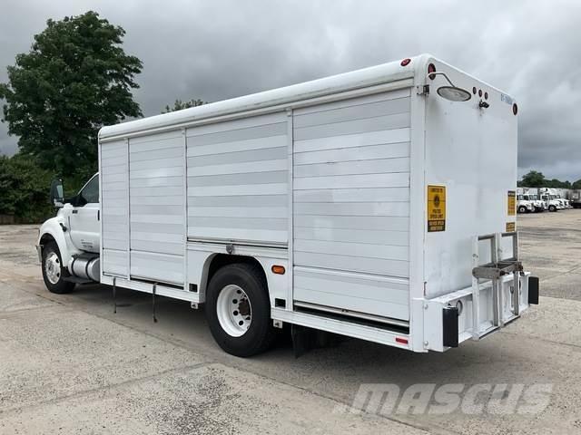 Ford F-750 음료 배달 트럭
