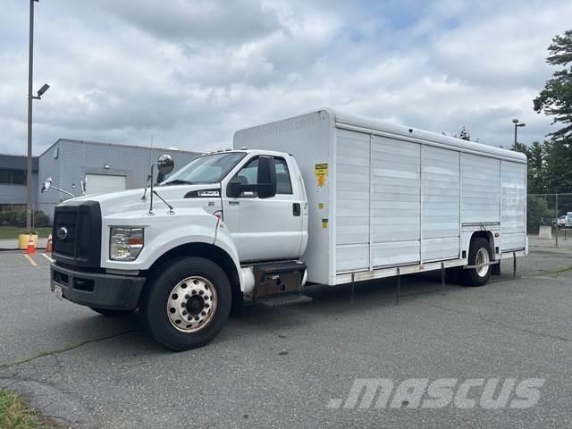 Ford F-750 음료 배달 트럭
