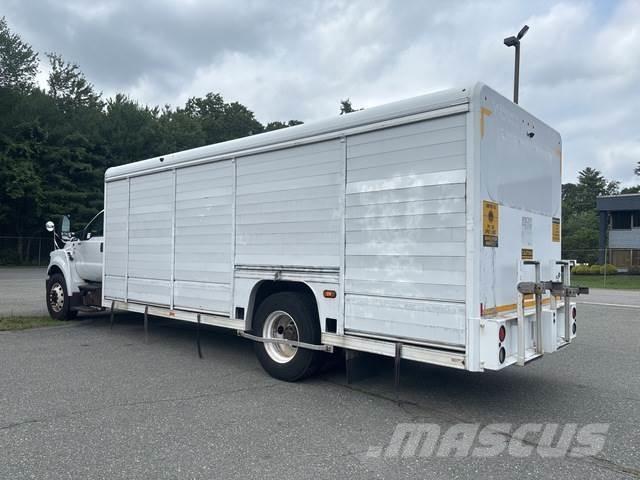 Ford F-750 음료 배달 트럭