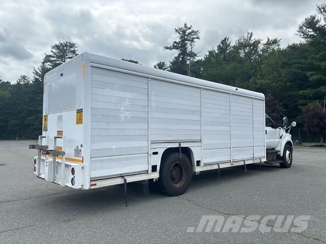 Ford F-750 음료 배달 트럭