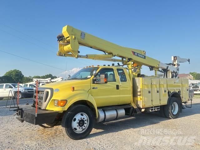 Ford F-750 트럭 탑재 고소작업대