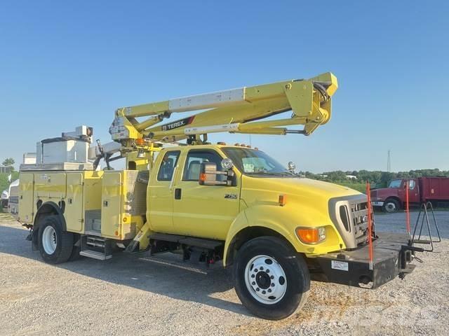 Ford F-750 트럭 탑재 고소작업대