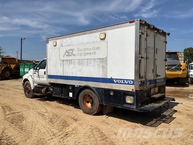 Ford F-750 탱커 트럭