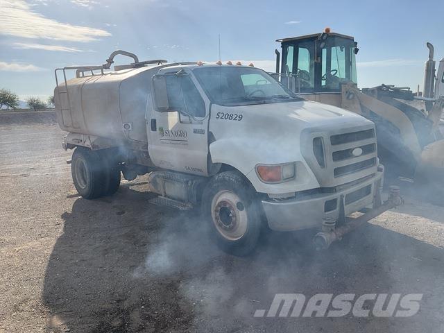 Ford F-750 급수차