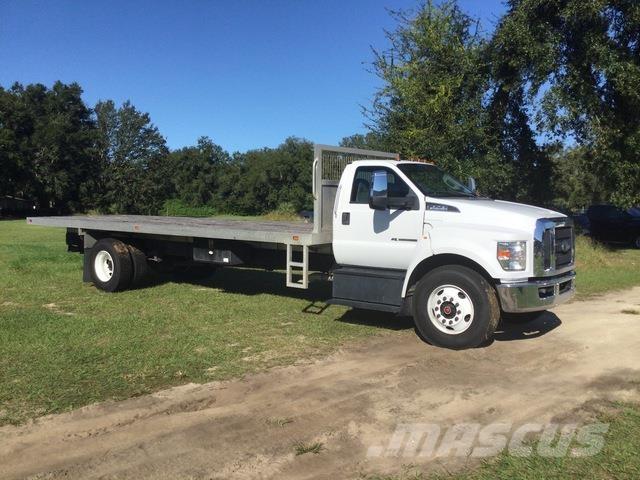 Ford F-750 플랫베드/드롭사이드 트럭