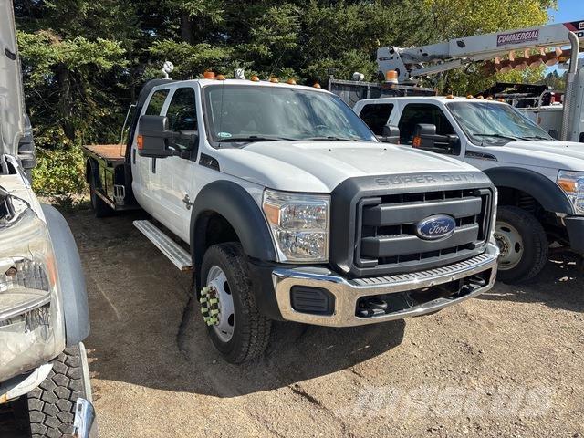 Ford F550 플랫베드/드롭사이드 트럭