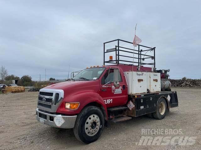 Ford F650 탱커 트럭