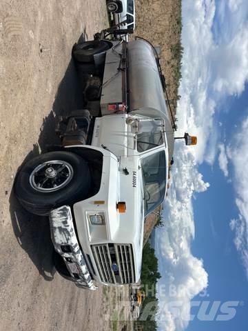 Ford F700 콘크리트 믹서트럭