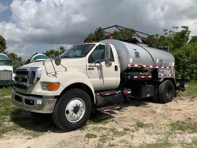 Ford F750 콘크리트 믹서트럭