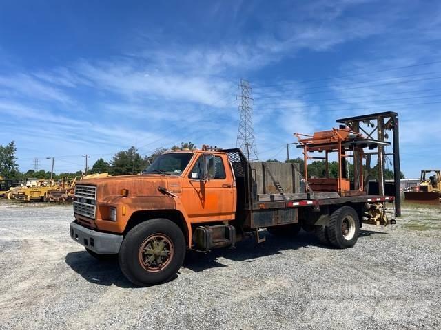 Ford F800 시립/다목적 차량